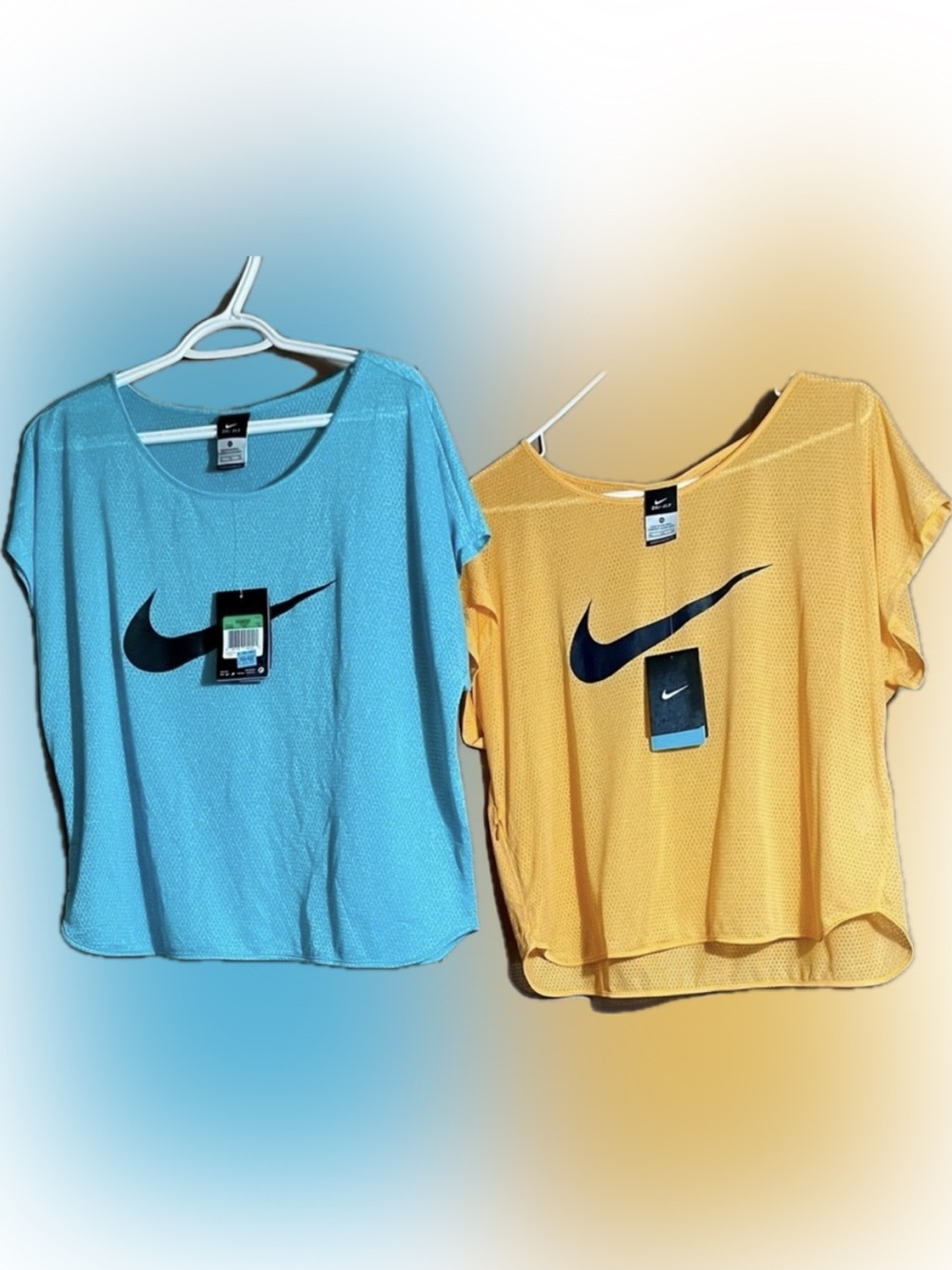 NWT 2 Nike Women’s XL Dri-Fit City Cool Swoosh Running Shirts in Blue & Orange - Picture 1 of 12
